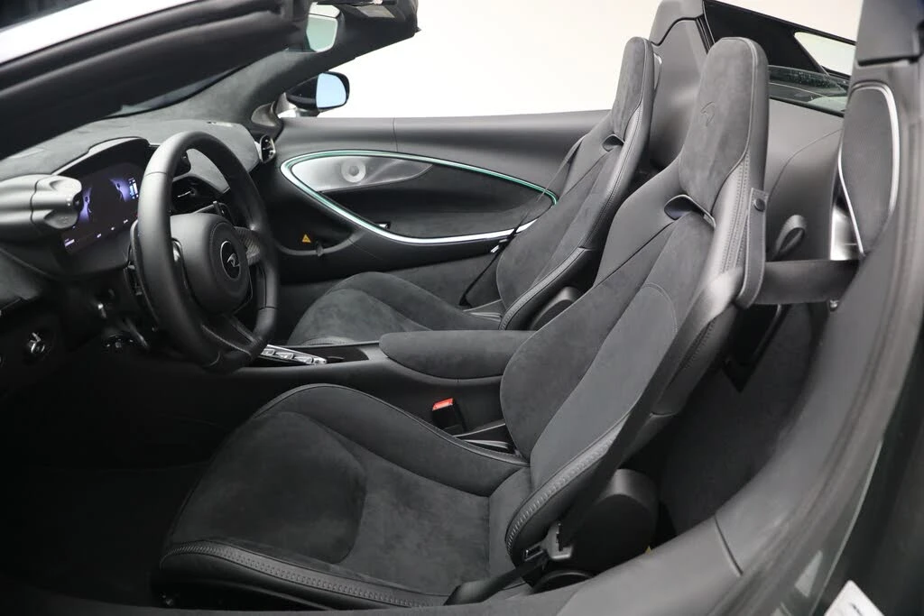 2026 McLaren Artura - Image 30 of 31