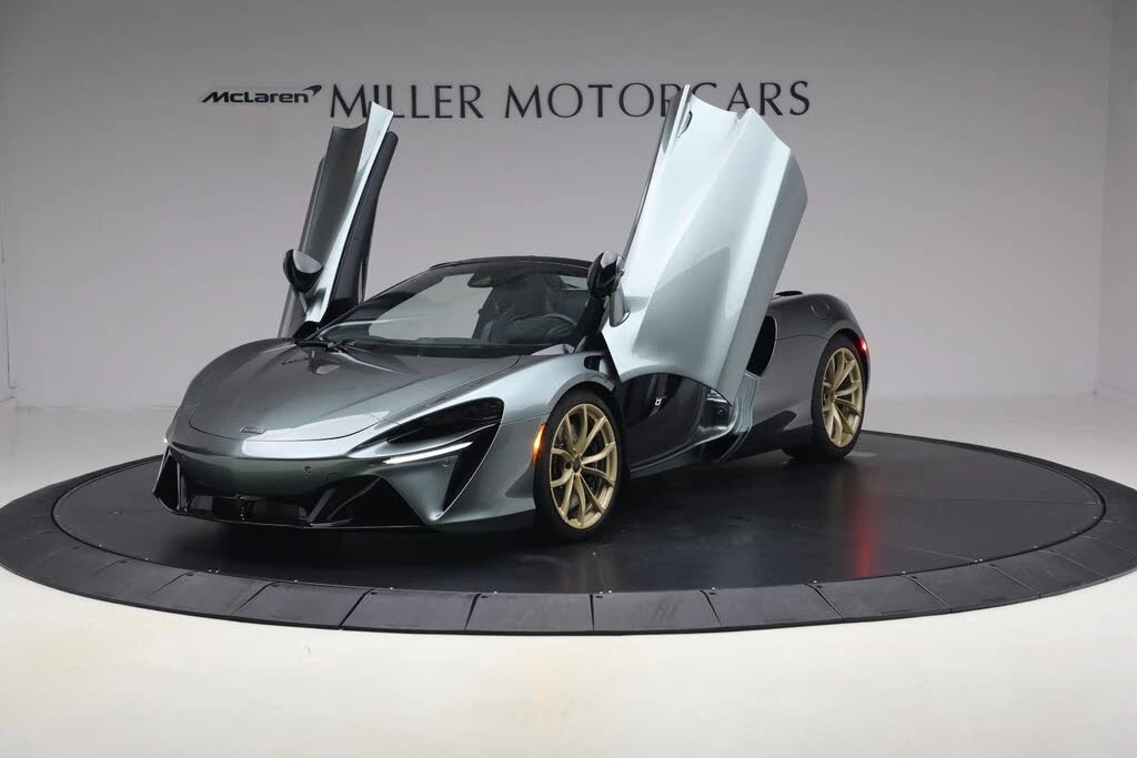 2026 McLaren Artura - Image 13 of 31