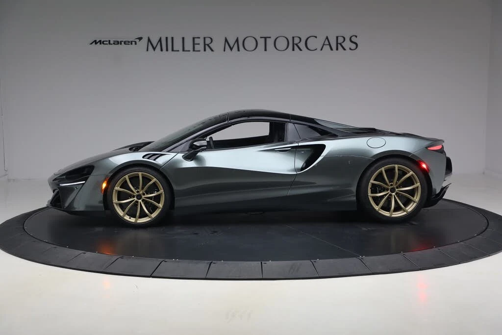 2026 McLaren Artura - Image 23 of 31