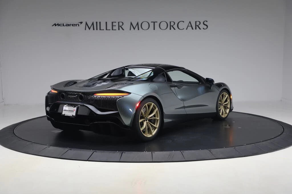 2026 McLaren Artura - Image 26 of 31