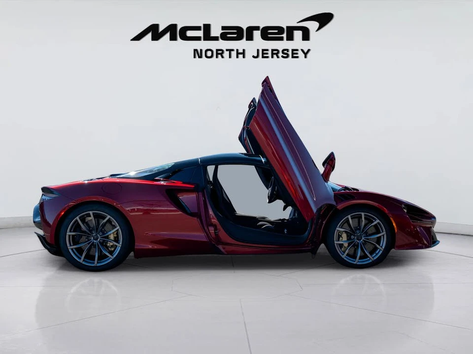 2026 McLaren Artura - Image 9 of 31
