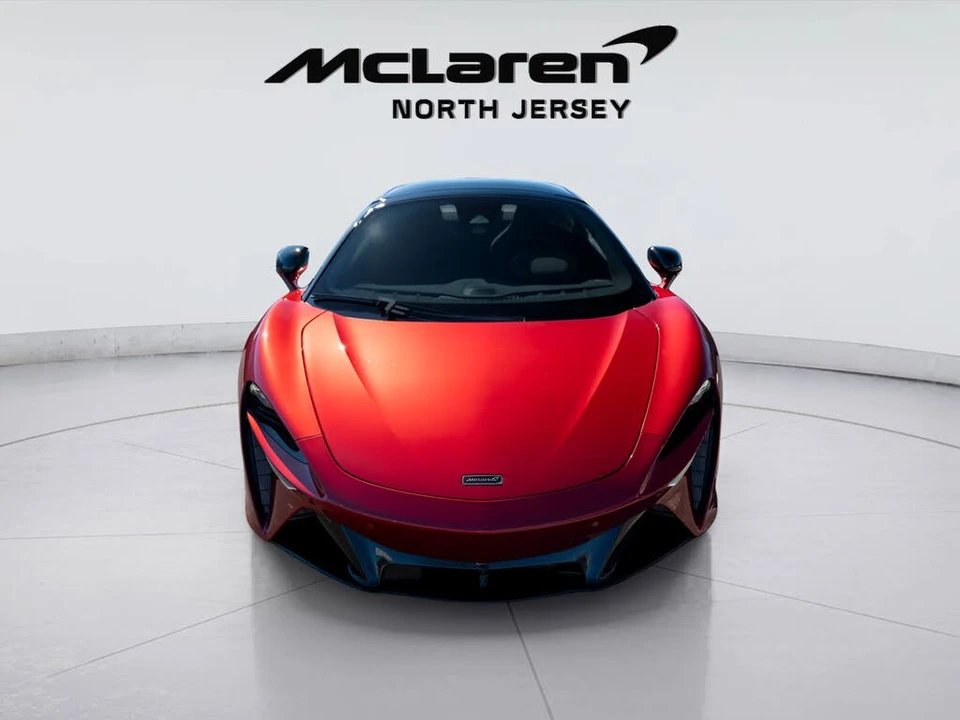 2026 McLaren Artura - Image 23 of 31