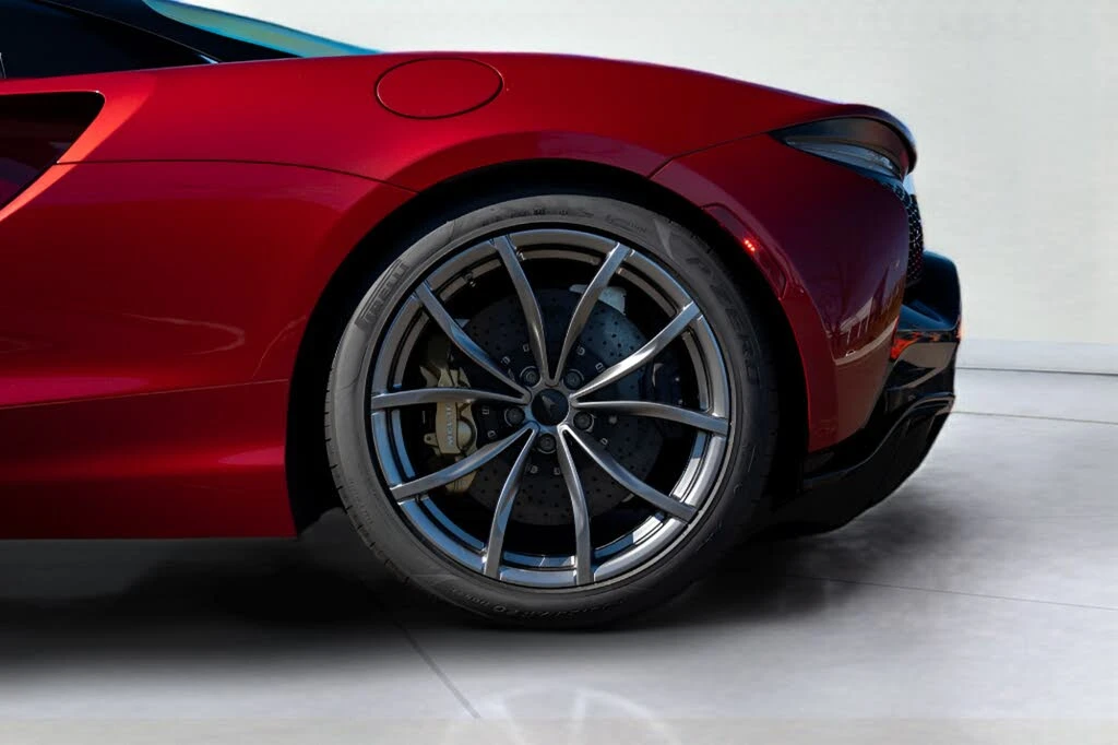 2026 McLaren Artura - Image 20 of 31