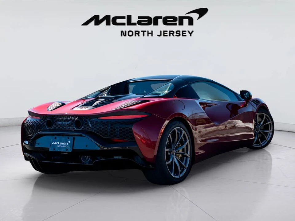 2026 McLaren Artura - Image 10 of 31