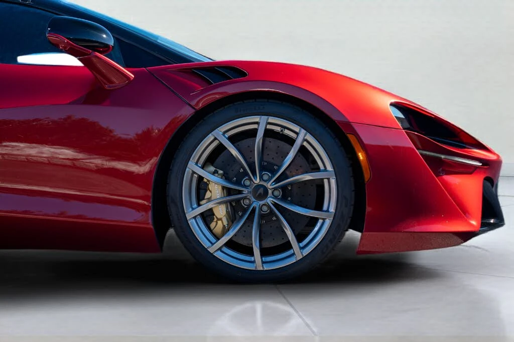 2026 McLaren Artura - Image 21 of 31