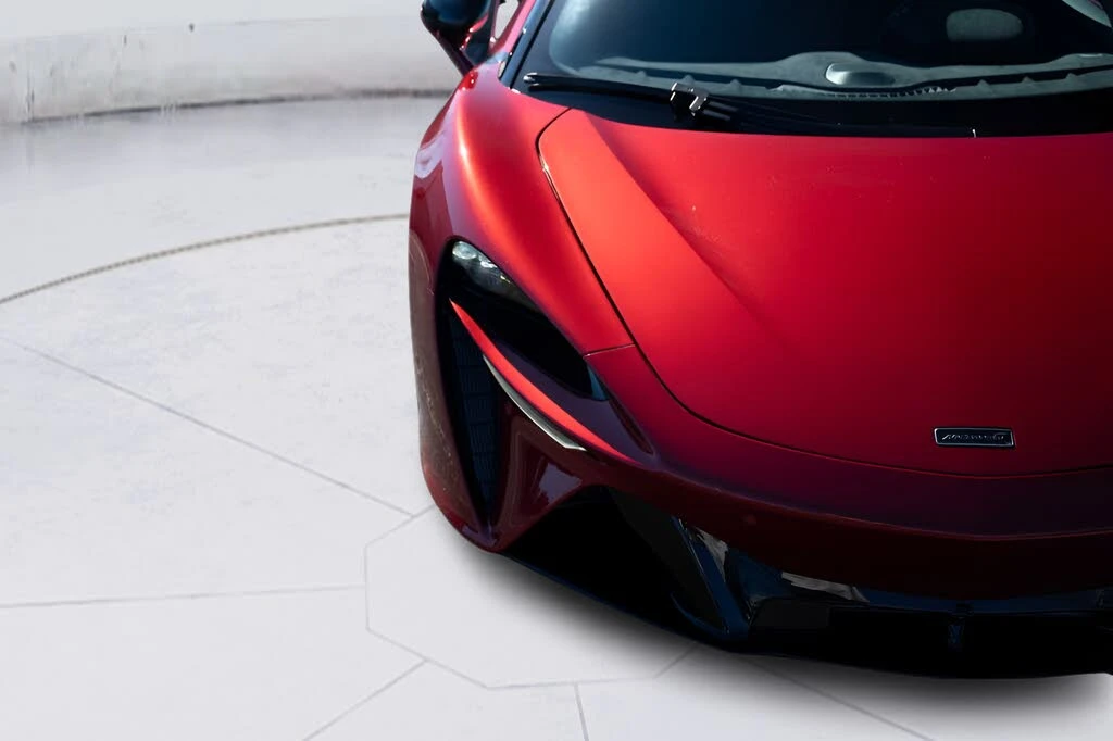 2026 McLaren Artura - Image 24 of 31