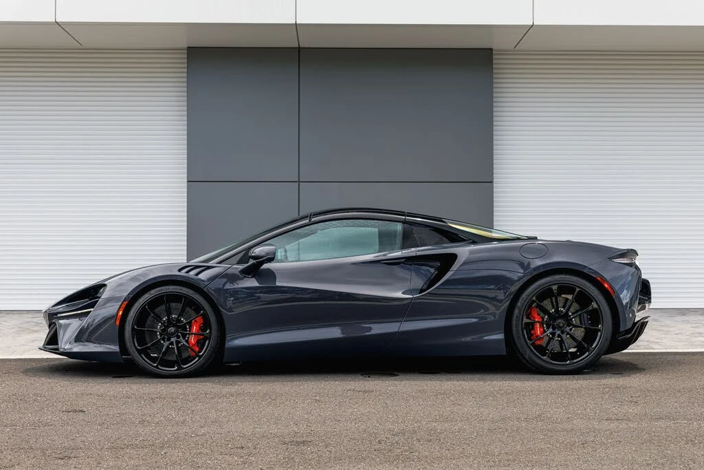 2026 McLaren Artura - Image 3 of 27