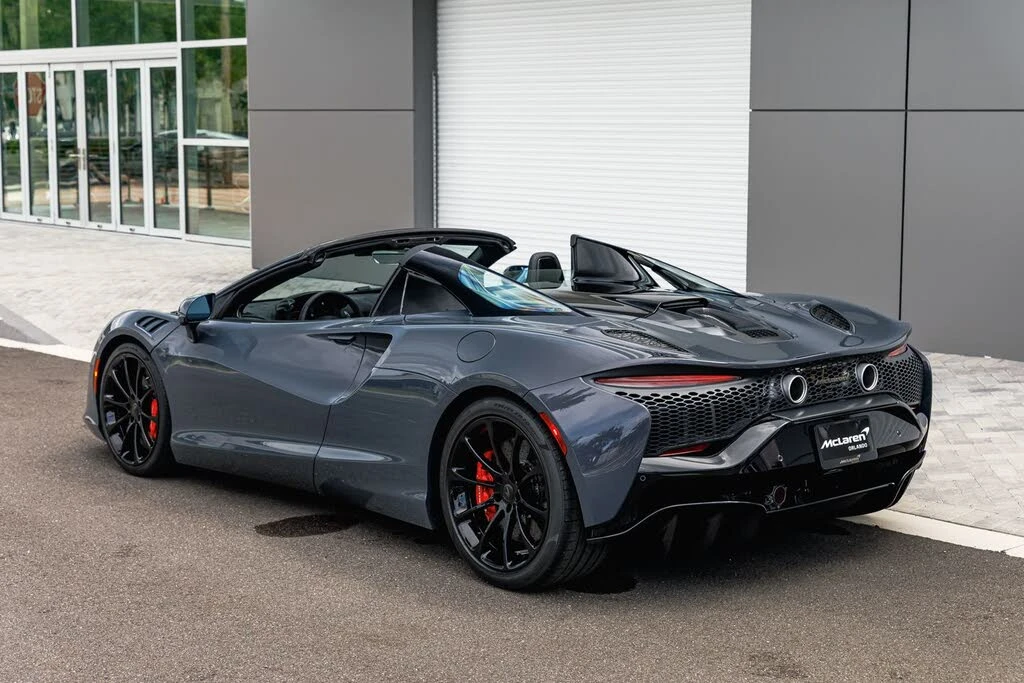 2026 McLaren Artura - Image 8 of 27