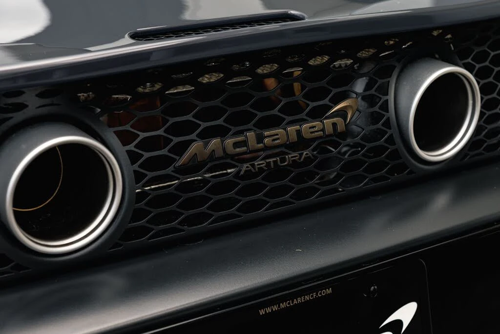 2026 McLaren Artura - Image 13 of 27