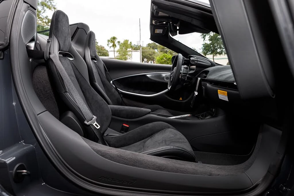 2026 McLaren Artura - Image 23 of 27