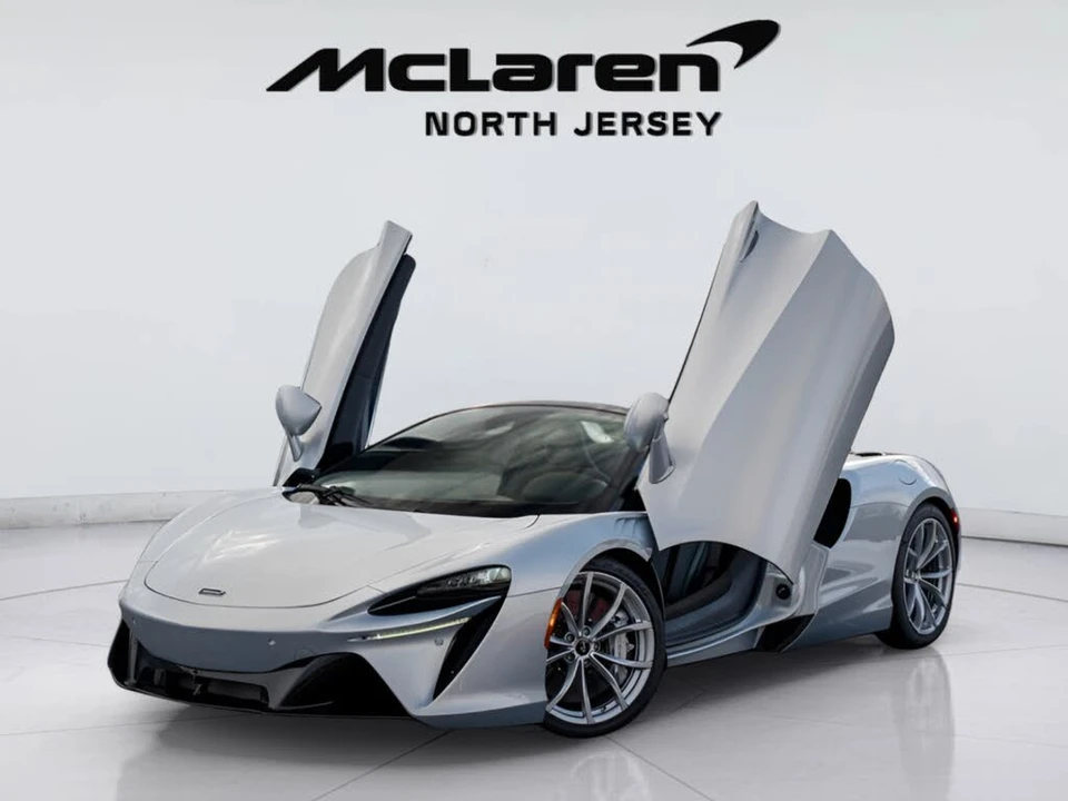 2026 McLaren Artura - Image 2 of 31