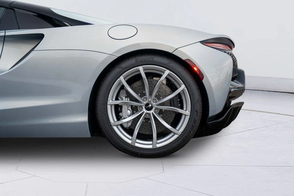 2026 McLaren Artura - Image 24 of 31