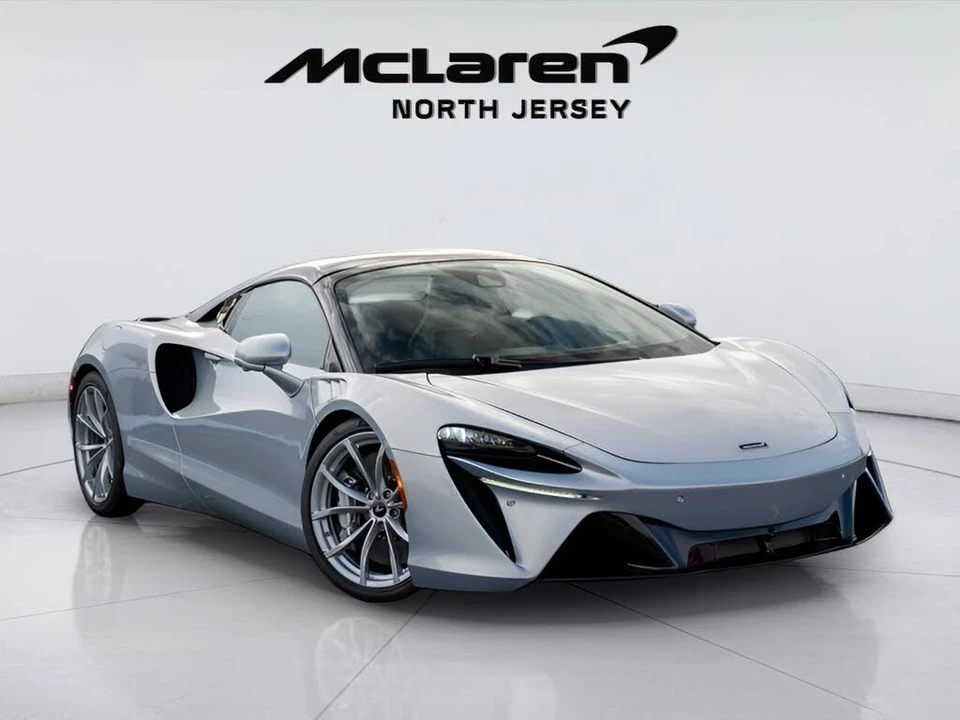 2026 McLaren Artura - Image 7 of 31