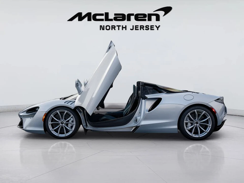2026 McLaren Artura - Image 20 of 31