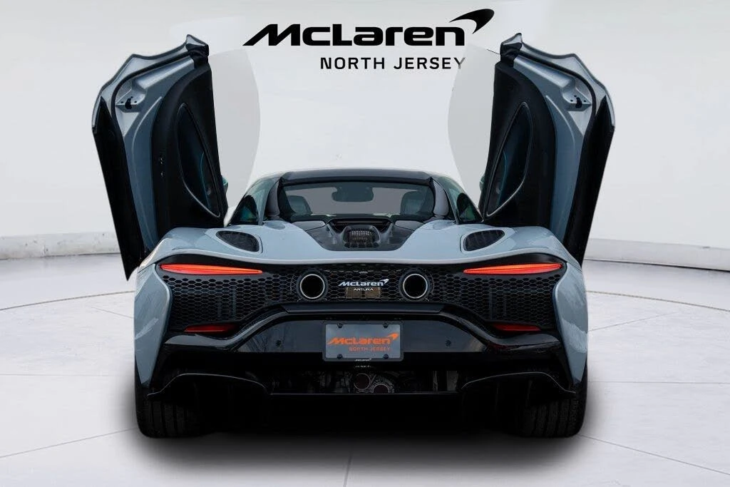 2026 McLaren Artura - Image 14 of 31