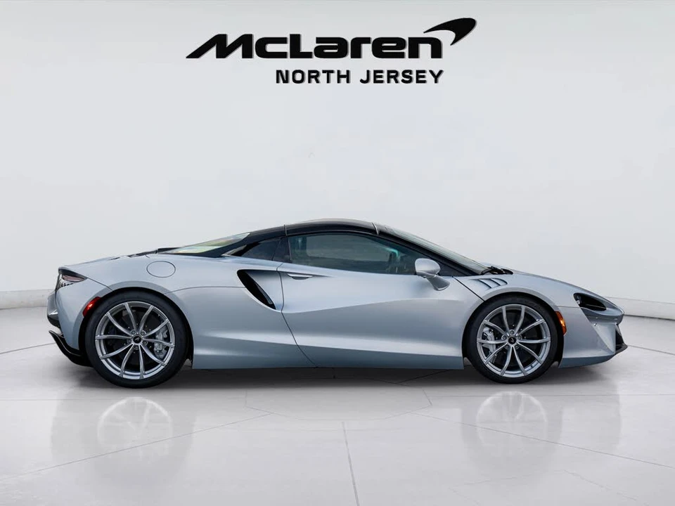 2026 McLaren Artura - Image 9 of 31