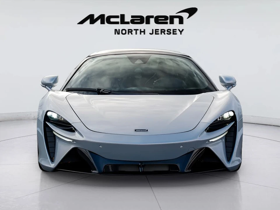 2026 McLaren Artura - Image 5 of 31