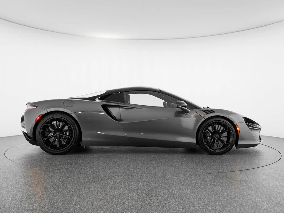 2026 McLaren Artura - Image 6 of 31