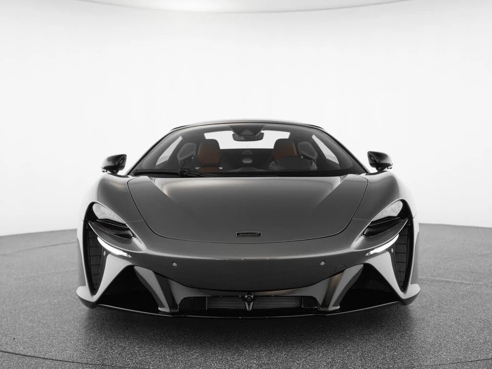 2026 McLaren Artura - Image 9 of 31