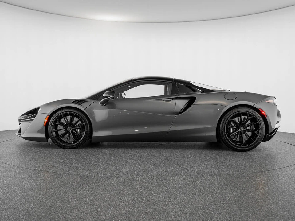 2026 McLaren Artura - Image 2 of 31