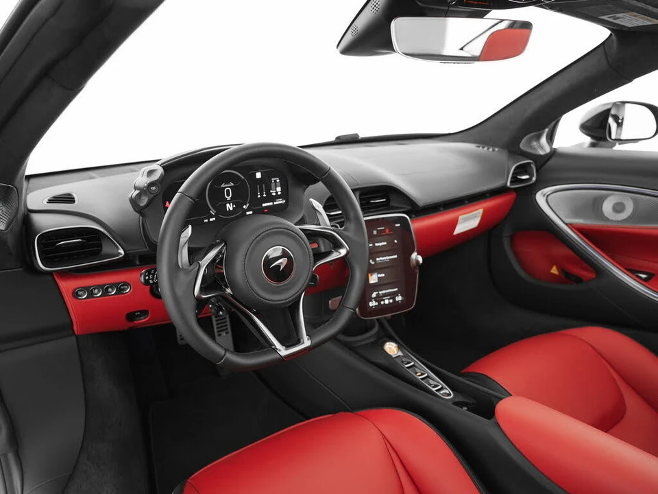 2026 McLaren Artura - Image 13 of 31