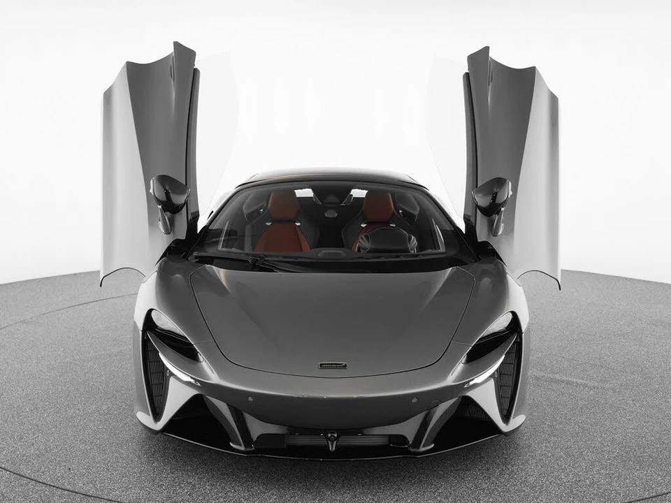 2026 McLaren Artura - Image 8 of 31