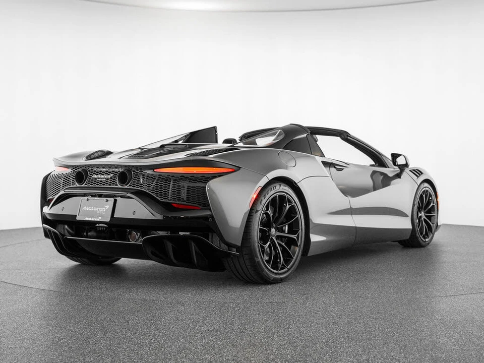 2026 McLaren Artura - Image 5 of 31