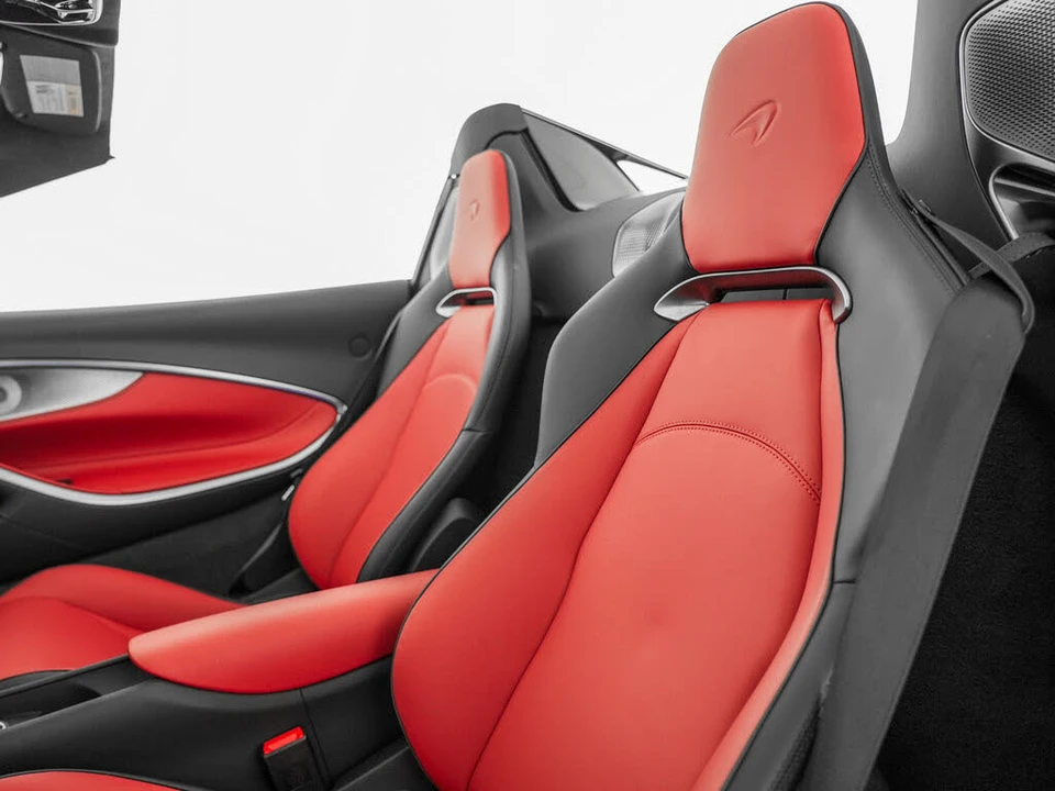 2026 McLaren Artura - Image 12 of 31