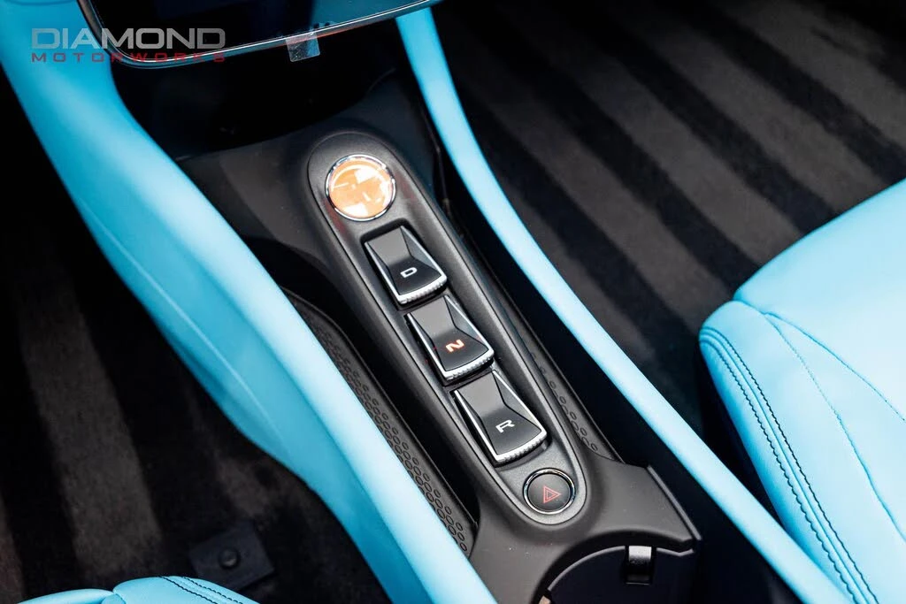2026 McLaren Artura - Image 17 of 31