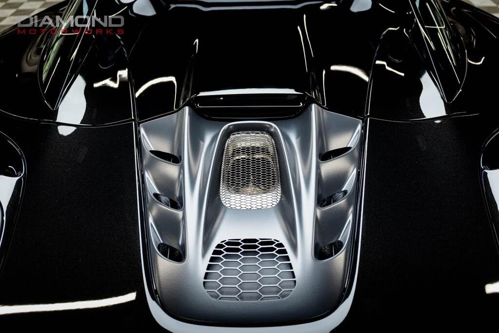 2026 McLaren Artura - Image 21 of 31