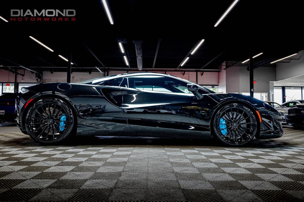 2026 McLaren Artura - Image 28 of 31