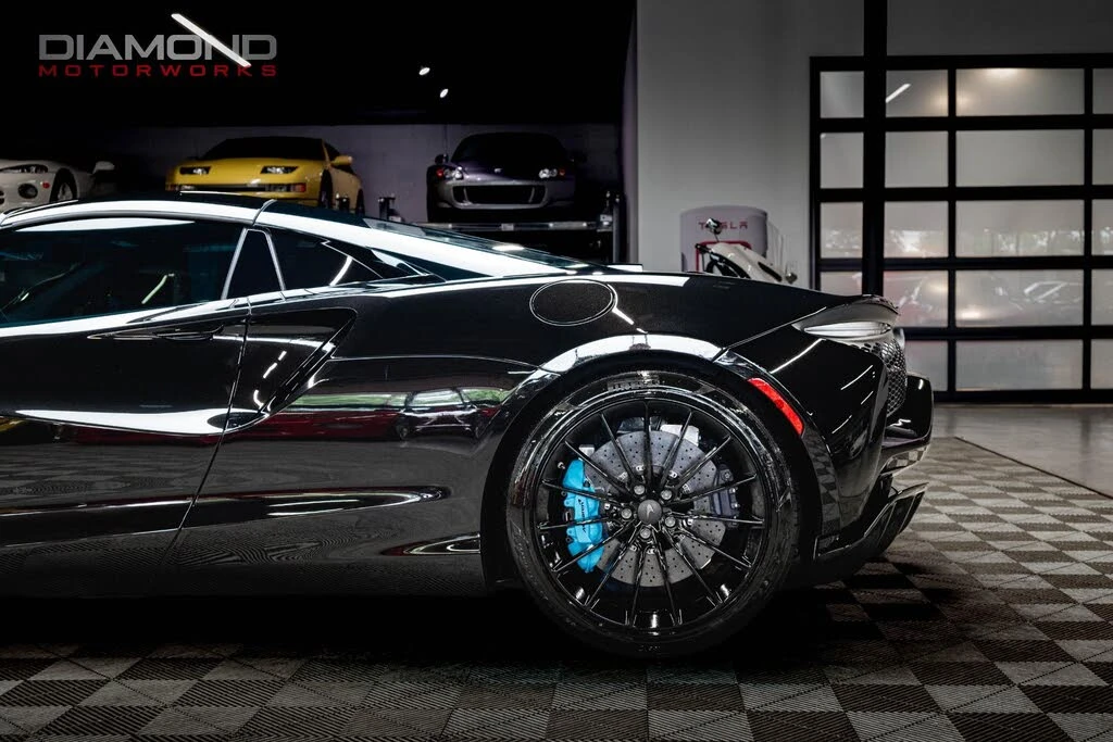 2026 McLaren Artura - Image 14 of 31