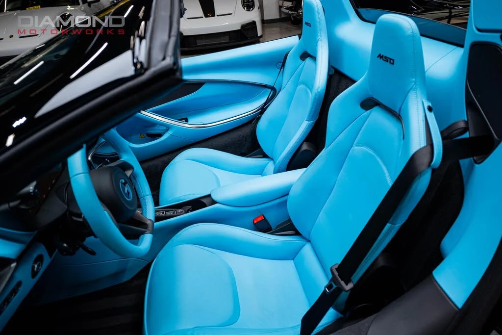 2026 McLaren Artura - Image 19 of 31