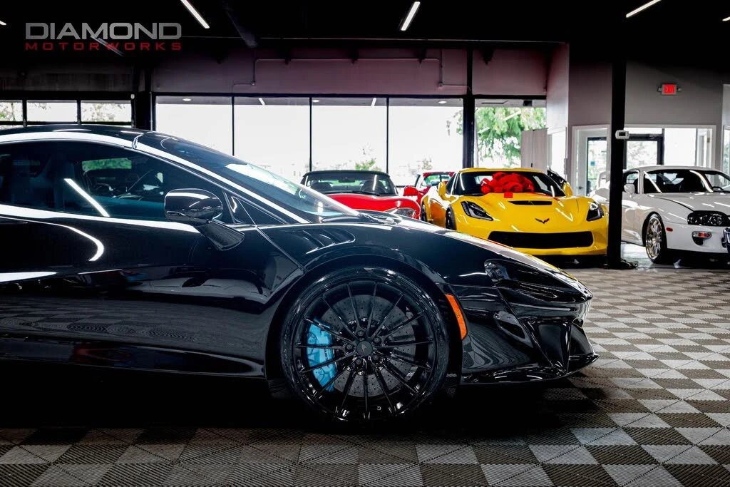 2026 McLaren Artura - Image 27 of 31
