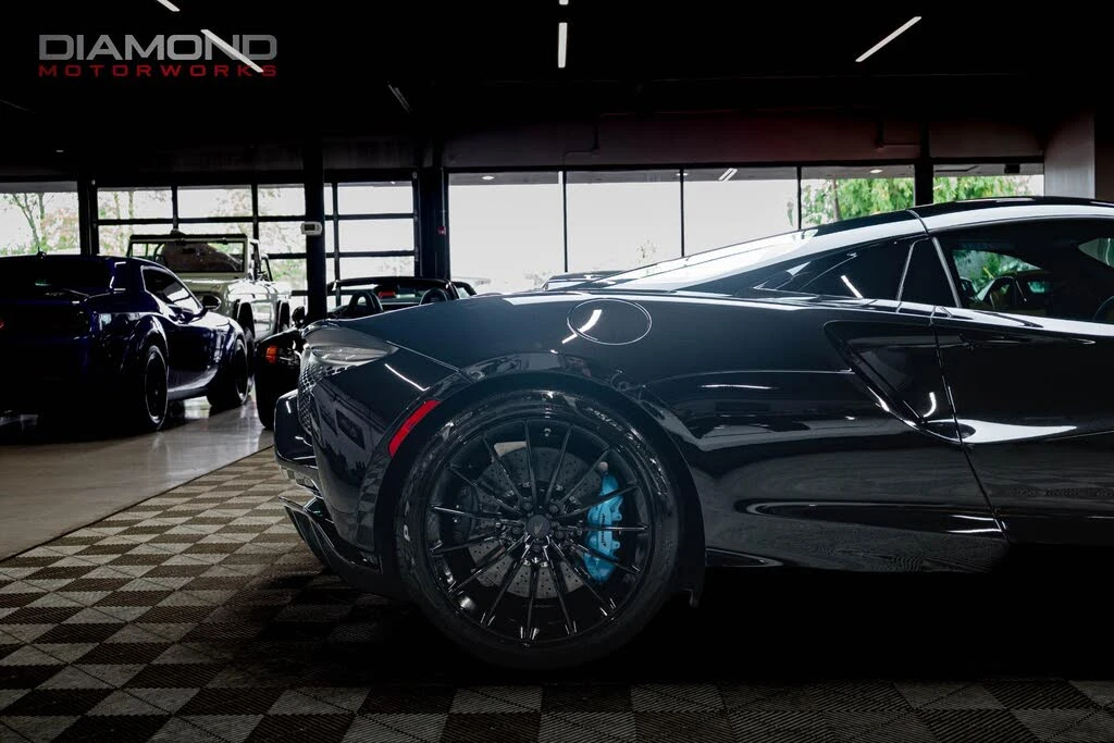 2026 McLaren Artura - Image 26 of 31