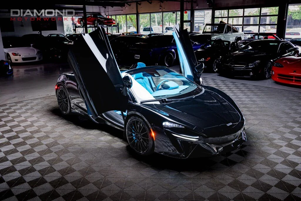 2026 McLaren Artura - Image 3 of 31