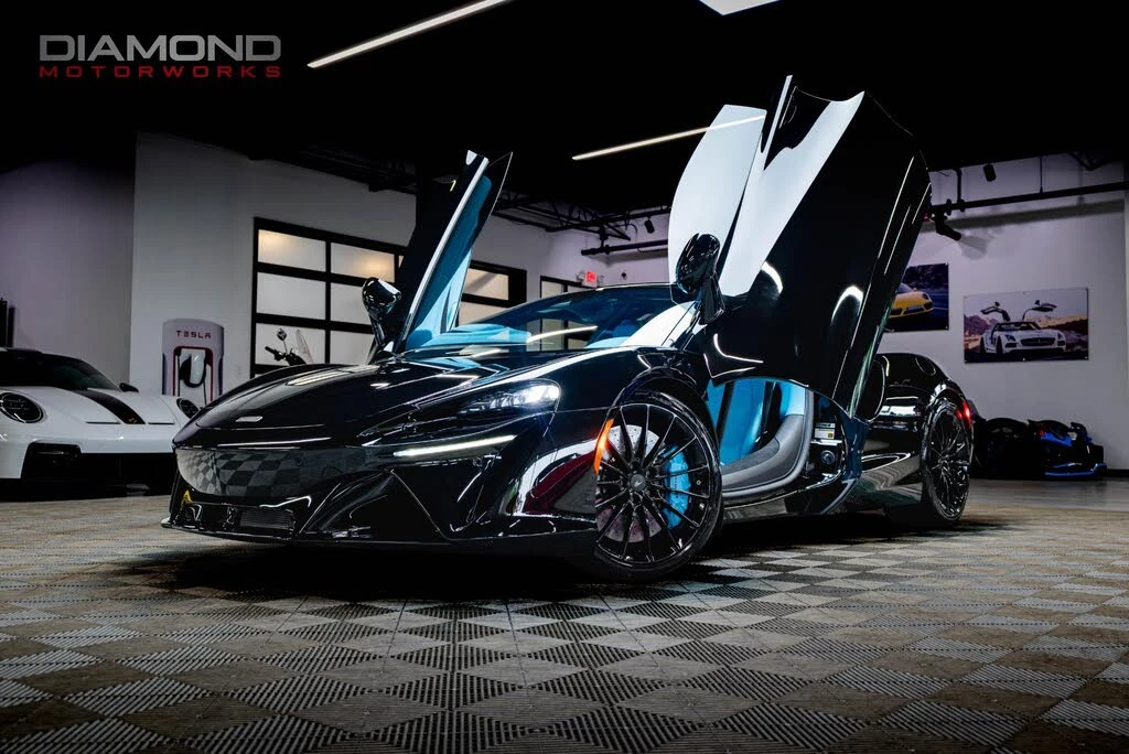 2026 McLaren Artura - Image 22 of 31