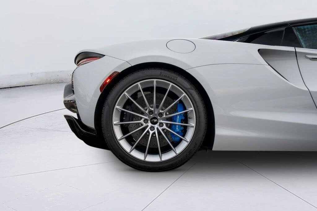 2026 McLaren Artura - Image 24 of 31