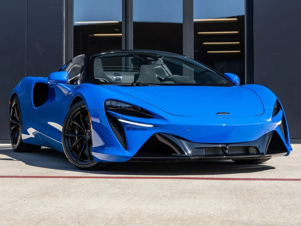 2026 McLaren Artura - Image 3 of 31