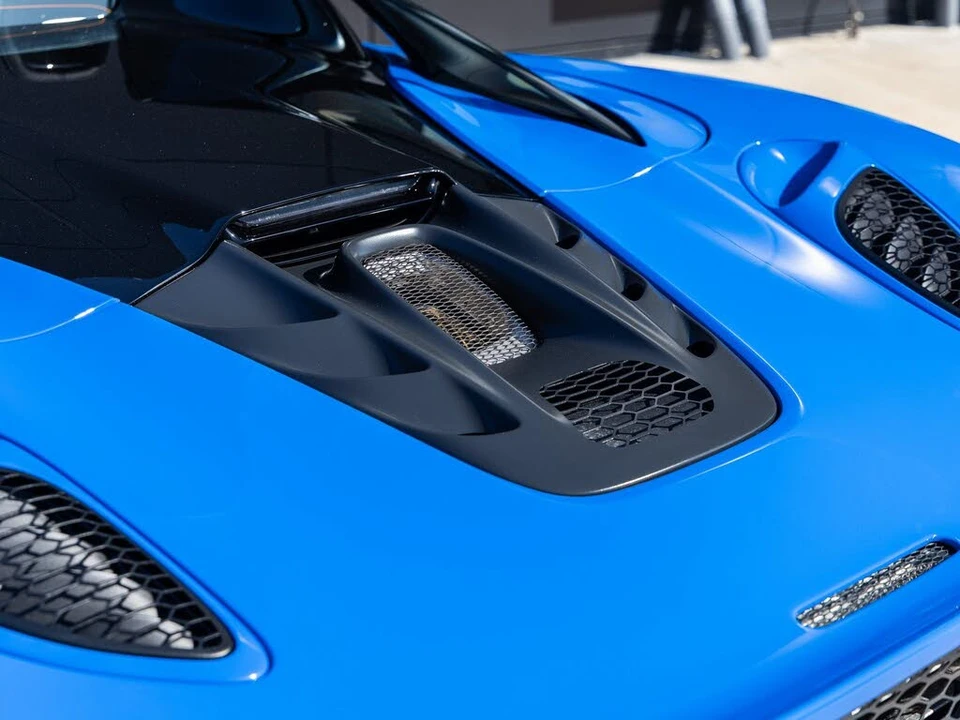 2026 McLaren Artura - Image 16 of 31