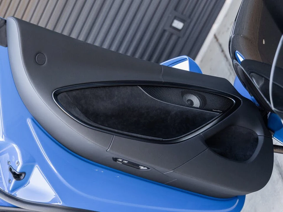 2026 McLaren Artura - Image 25 of 31