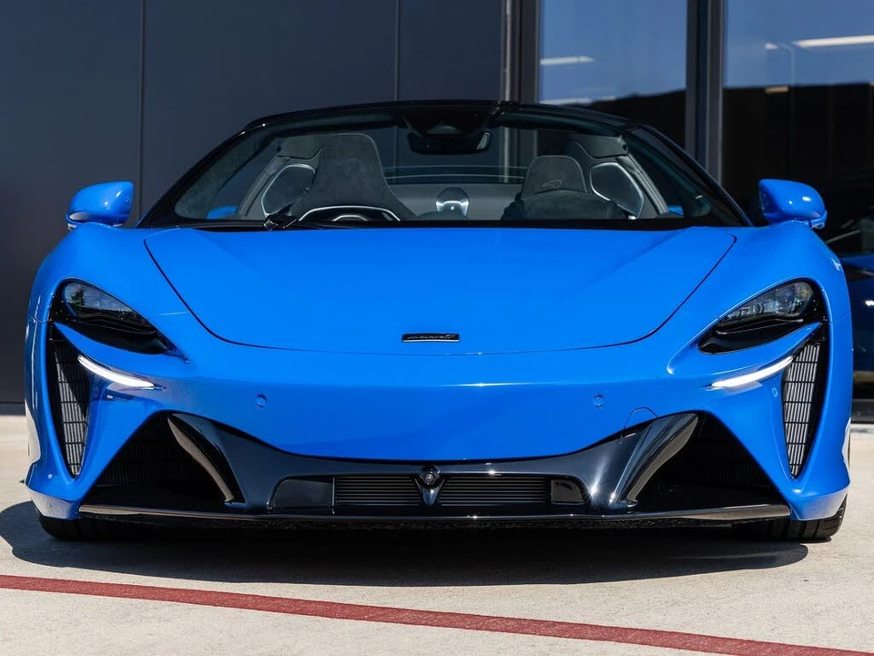 2026 McLaren Artura - Image 5 of 31
