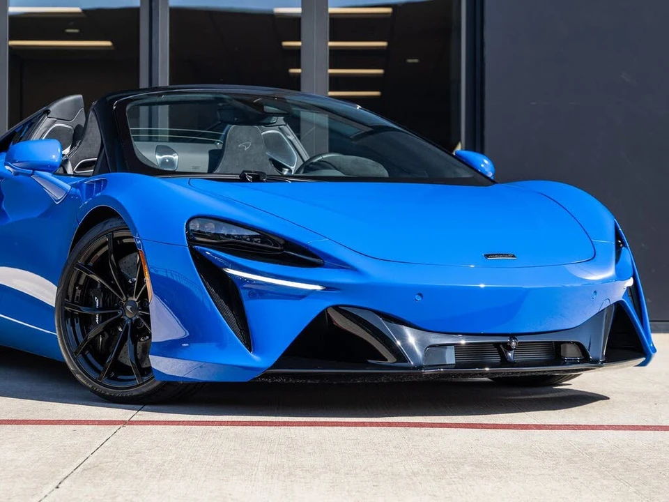 2026 McLaren Artura - Image 6 of 31