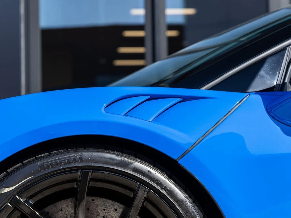 2026 McLaren Artura - Image 18 of 31