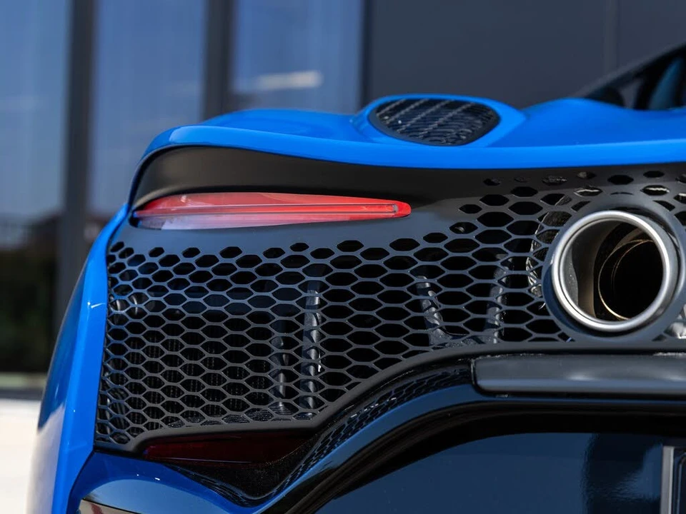 2026 McLaren Artura - Image 14 of 31