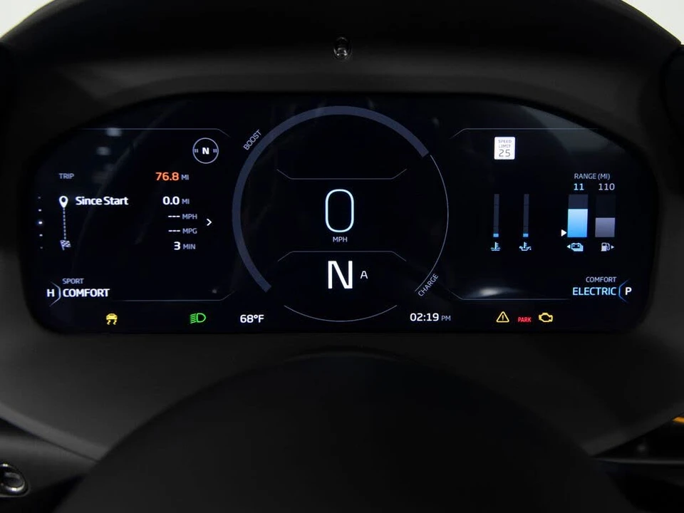 2026 McLaren Artura - Image 18 of 31