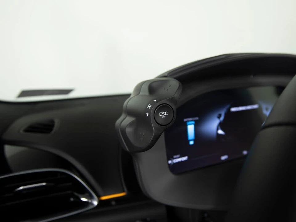 2026 McLaren Artura - Image 20 of 31