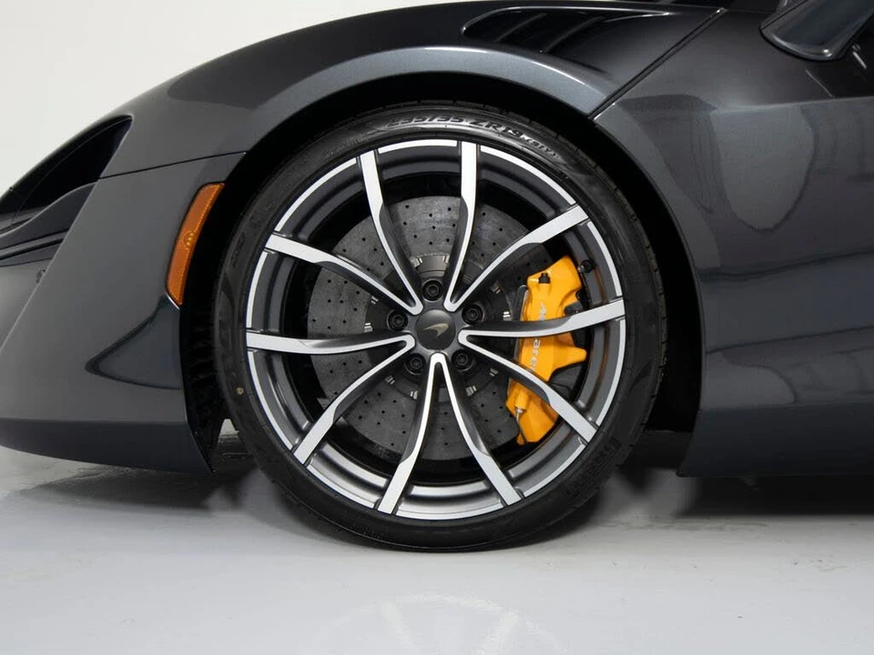 2026 McLaren Artura - Image 10 of 31