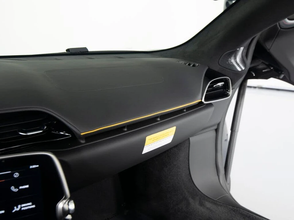 2026 McLaren Artura - Image 28 of 31