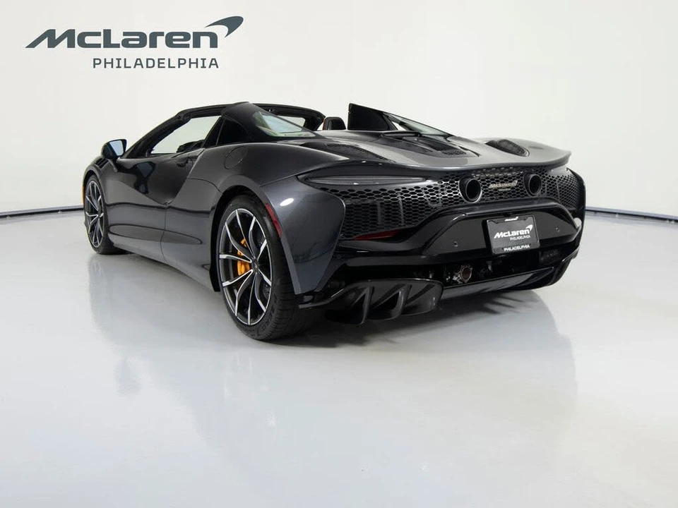 2026 McLaren Artura - Image 8 of 31